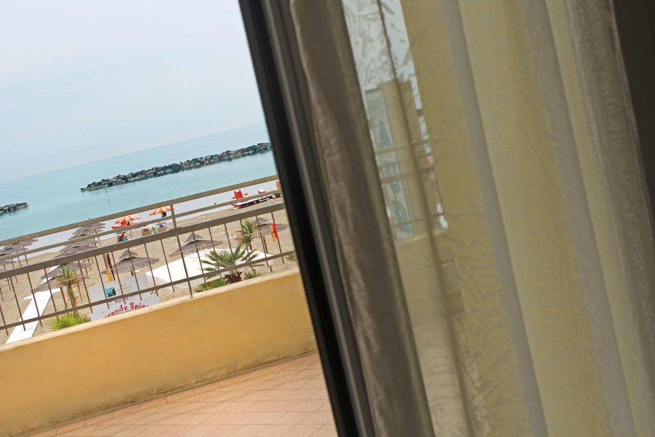 Hotel Villa Aurora Bellaria-Igea Marina Exterior photo